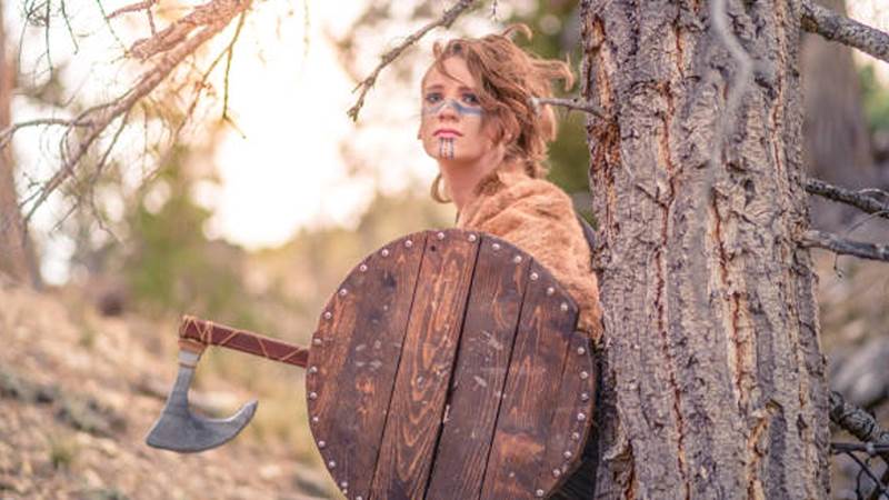 Viking Shield Maidens : Eni...