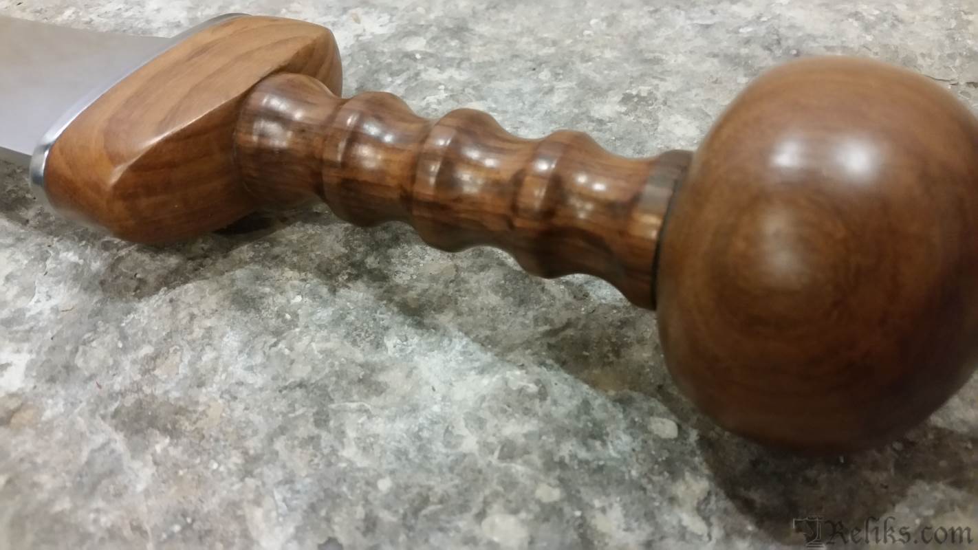 carved grip