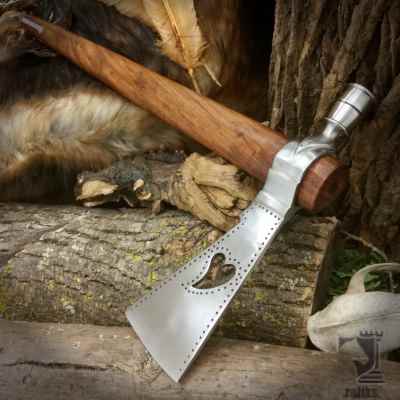 Bleeding Heart Tomahawk Pipe