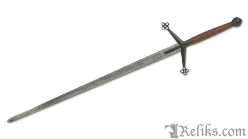 Antiqued Claymore