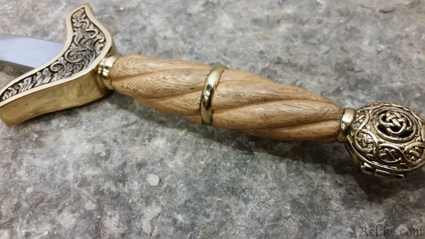 carved twisted grip
