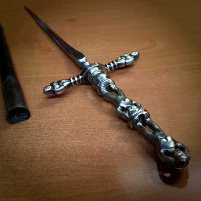 Medieval daggers for re-enactment, stage productions and display.
