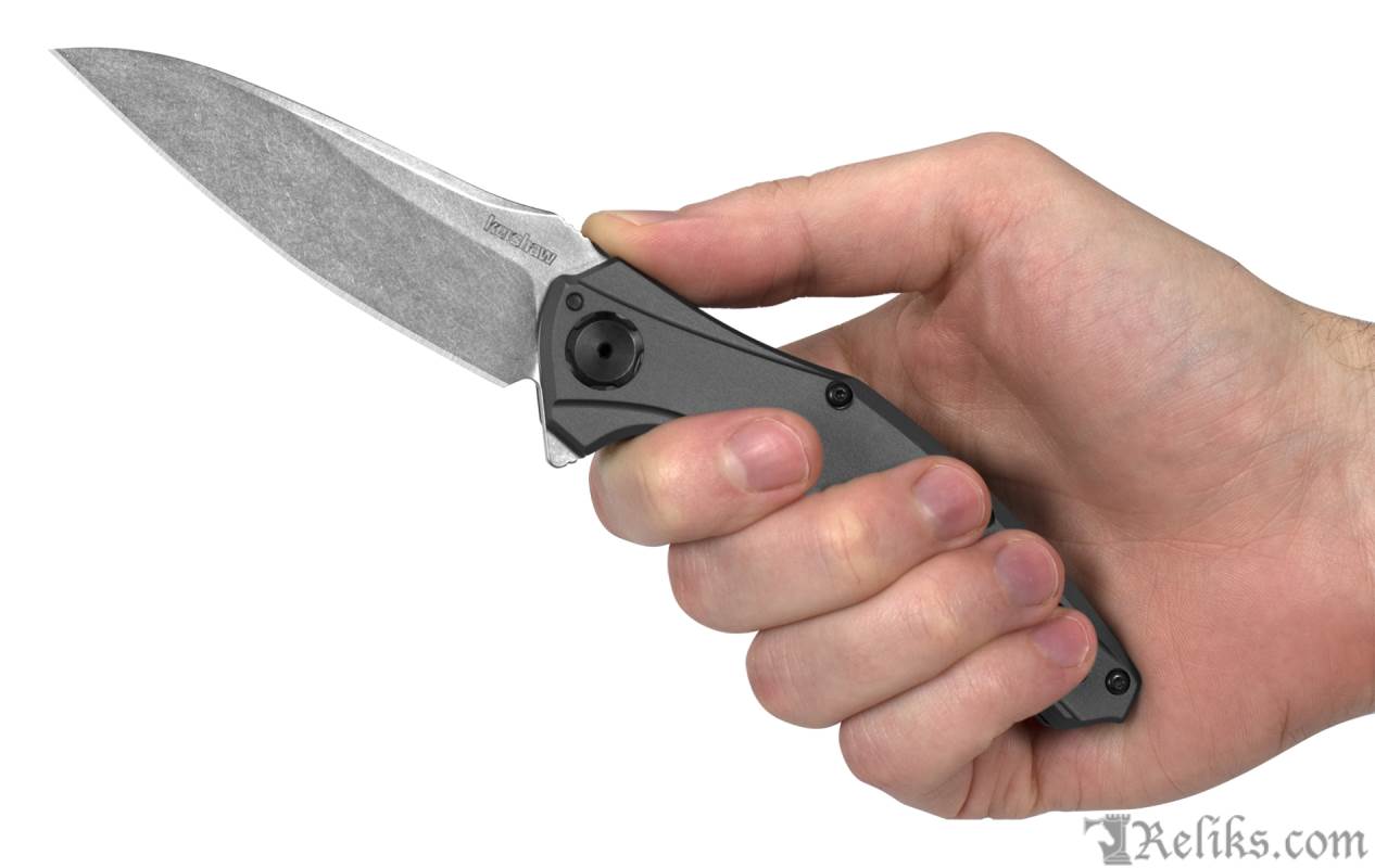 bareknuckle knife in hand