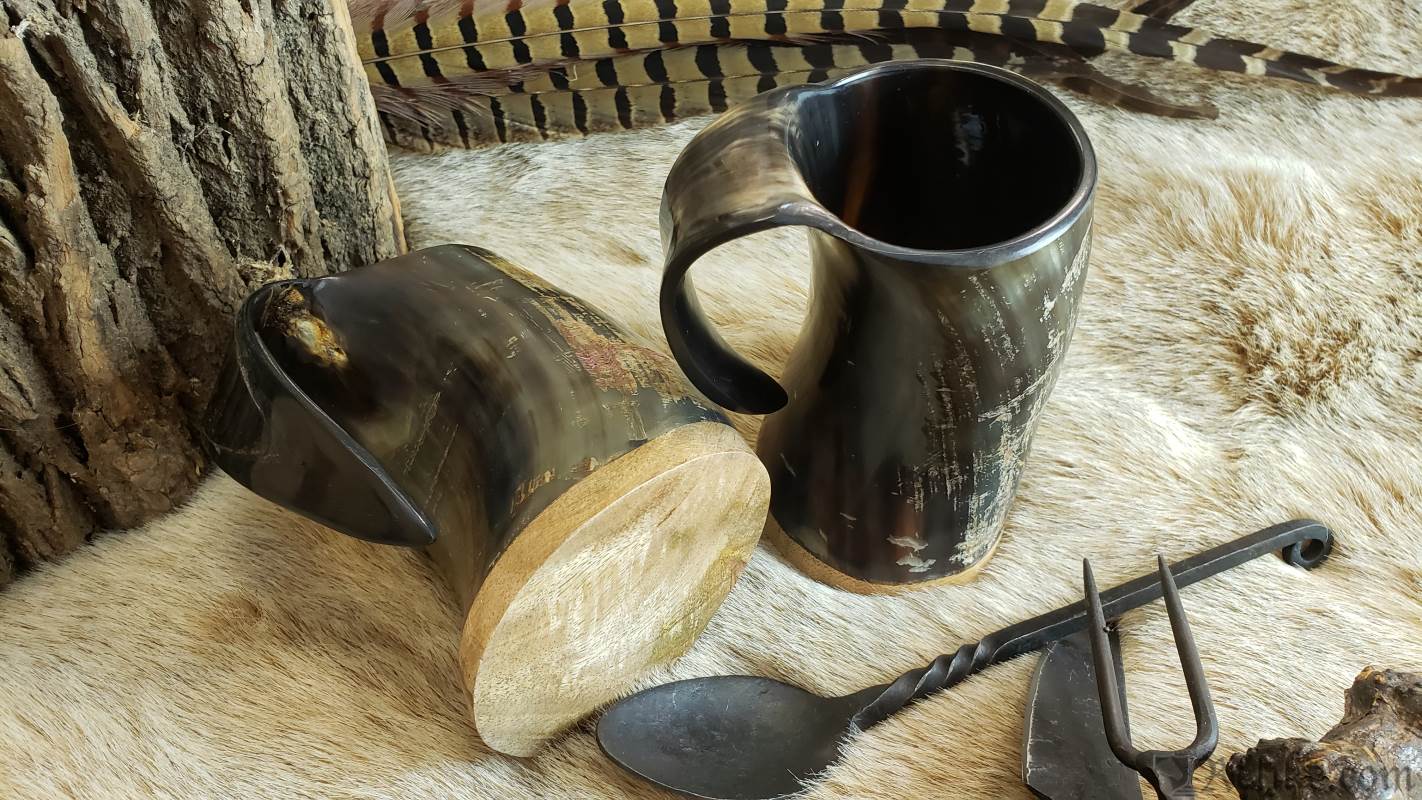 horn drinking cup
