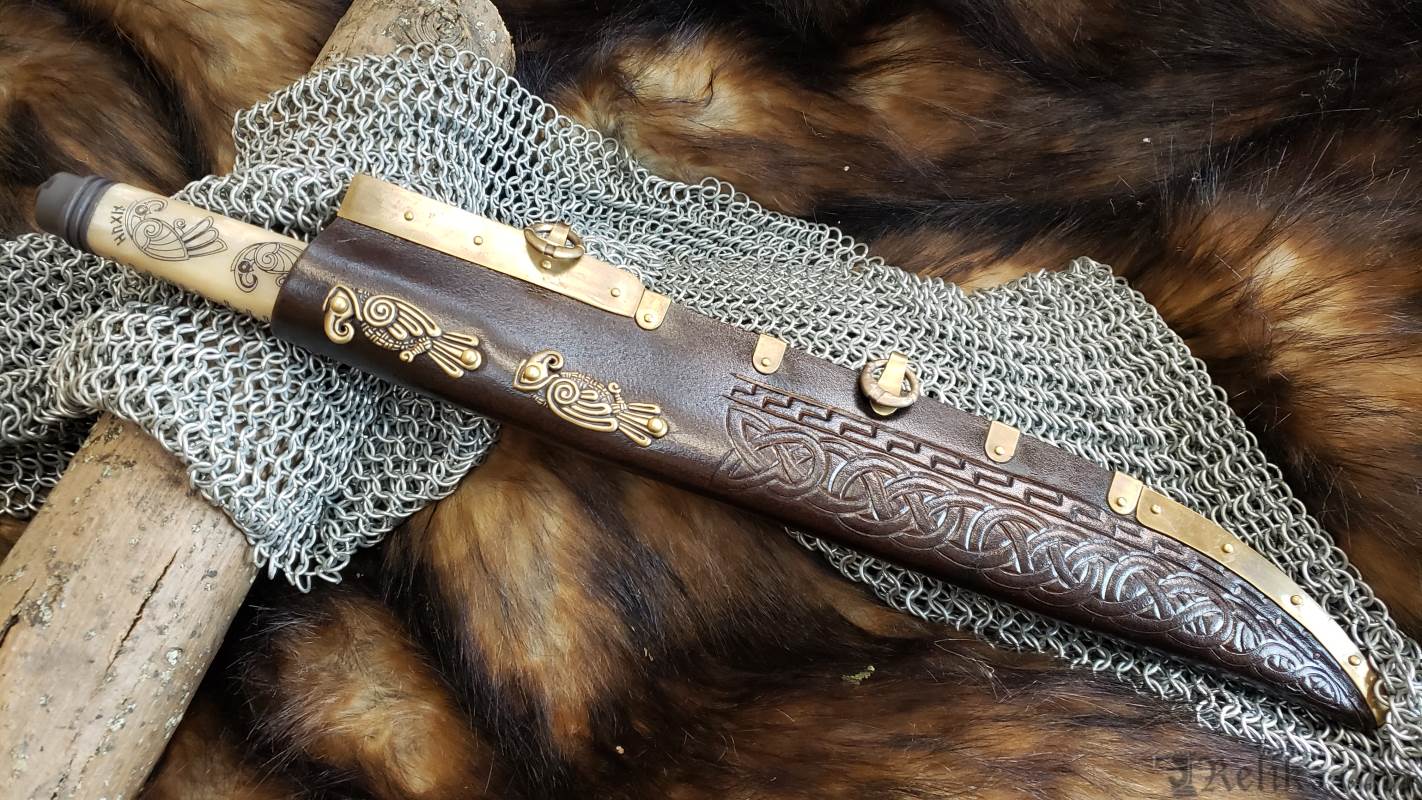runic etched seax