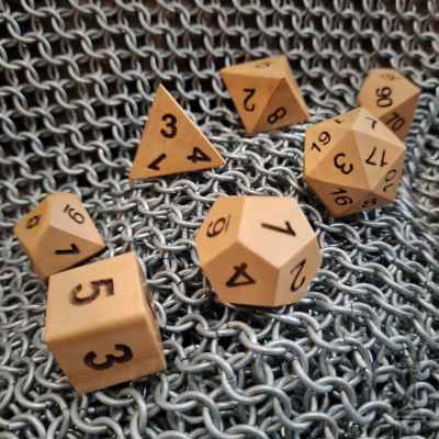 Haldu Wood Polyhedral Dice Set (7 Piece)