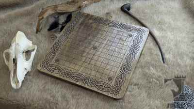 Viking Knotwork Wooden Hnefatafl Board (11x11 Grid)